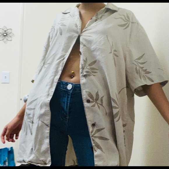 Oversized Buttons Up - Picture 6 of 6